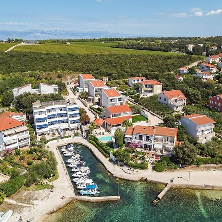 Apartmani Sollei ペトルチャネ エクステリア 写真