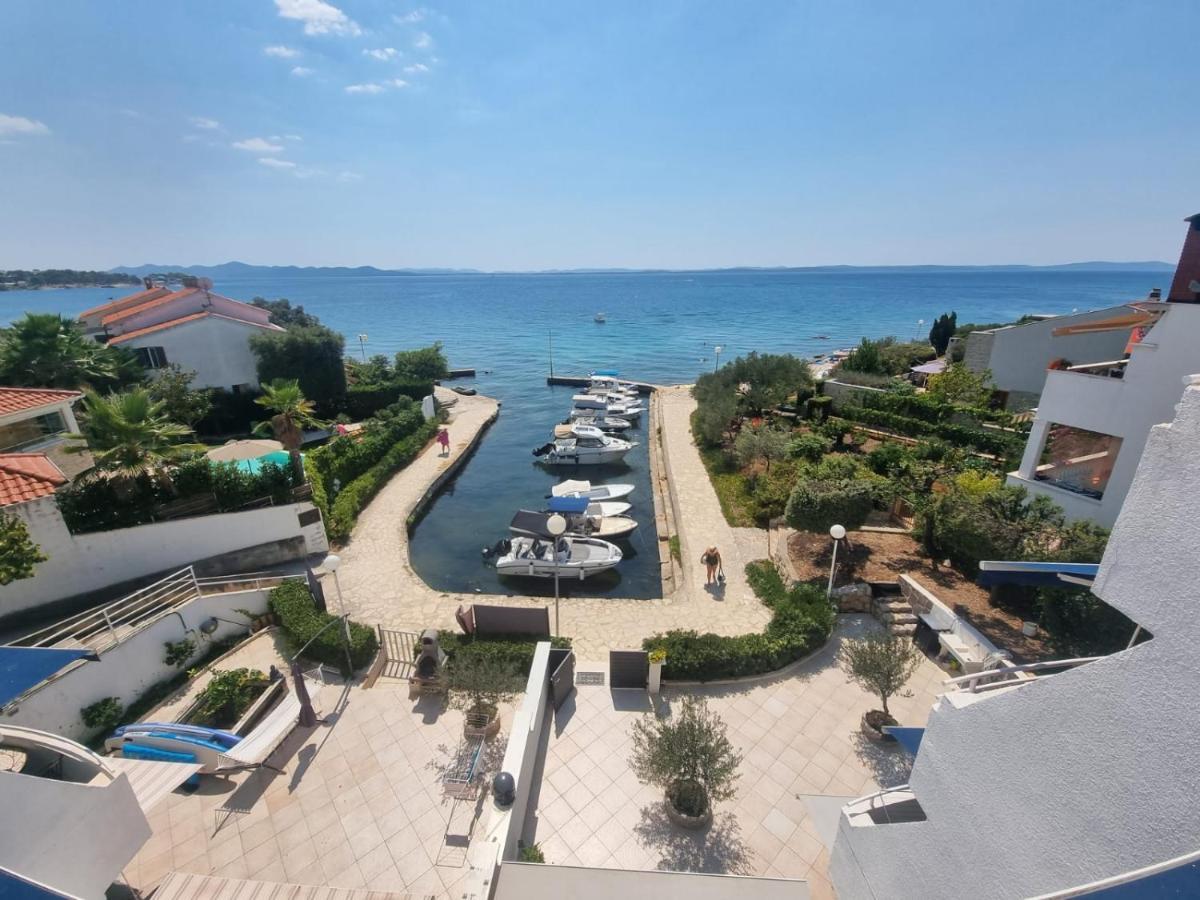 Apartmani Sollei ペトルチャネ エクステリア 写真